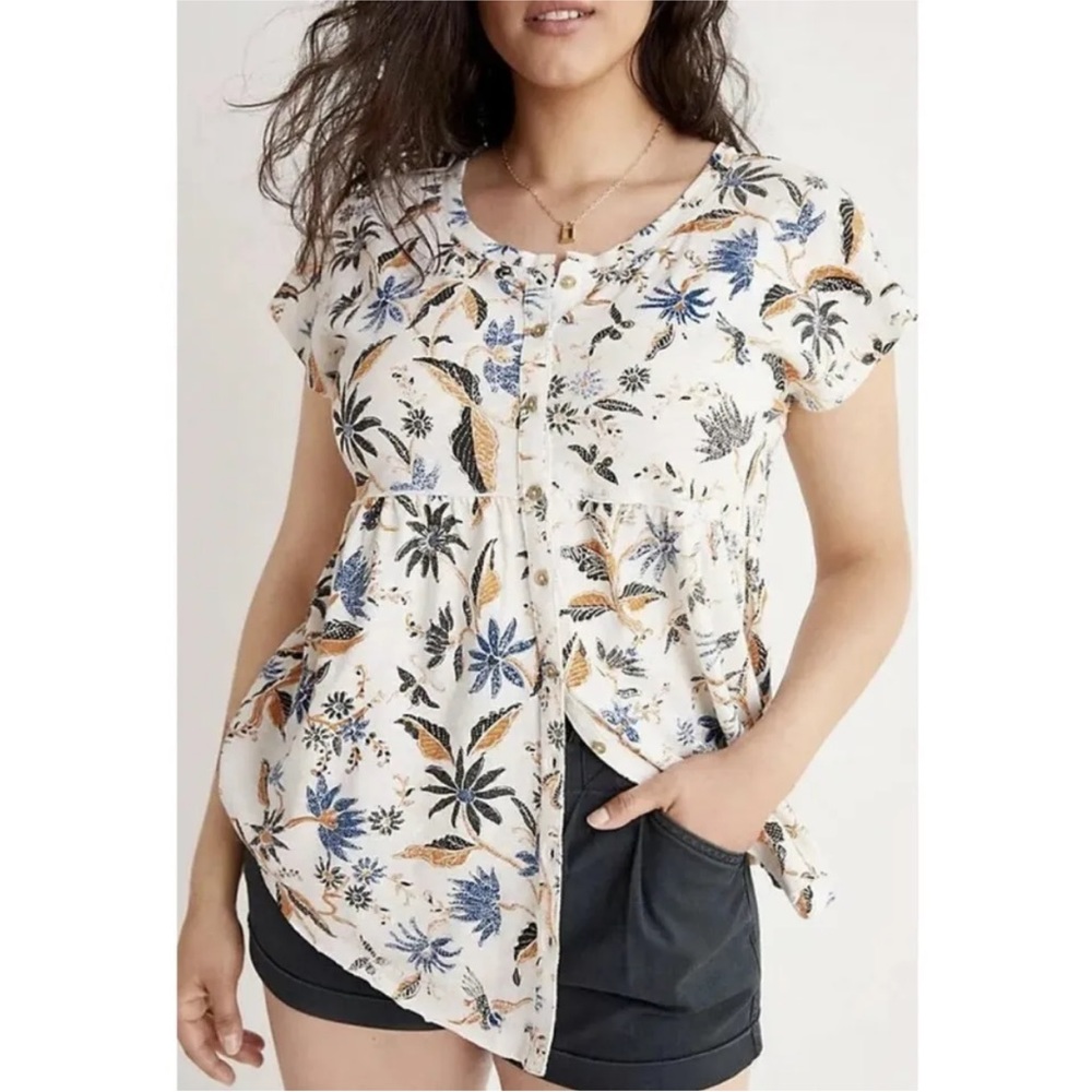 25 ANTHROPOLOGIE Muted Tropical Bird Print Tee Size S Button Front Top MSRP$68